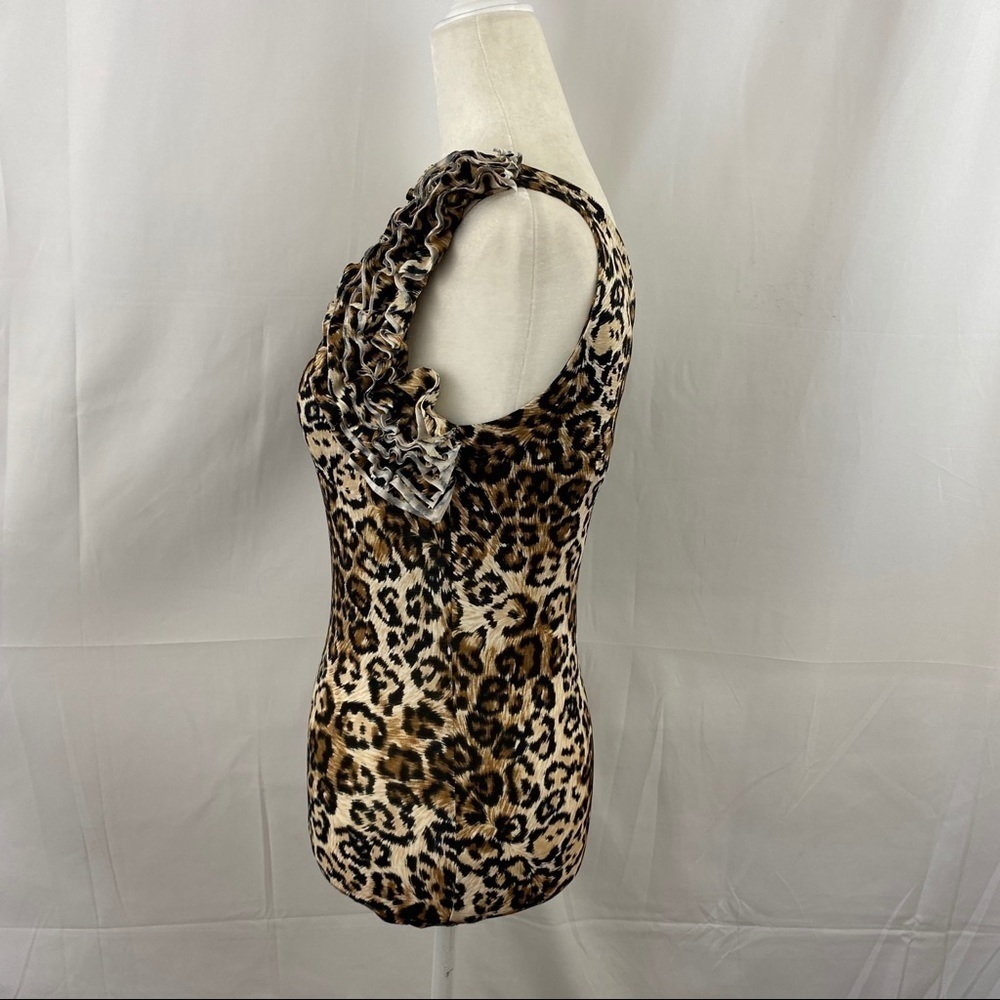 Silvergate Leopard Print Ruffle One Shoulder Top - Picture 3 of 9